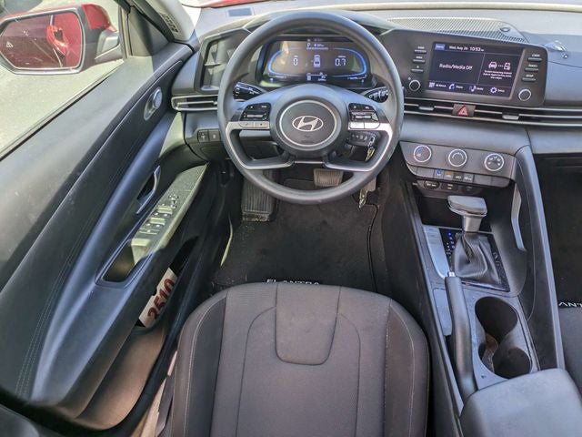 2024 Hyundai ELANTRA SE