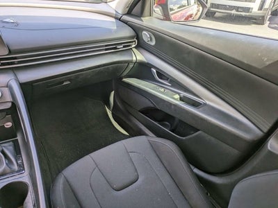 2024 Hyundai ELANTRA SE