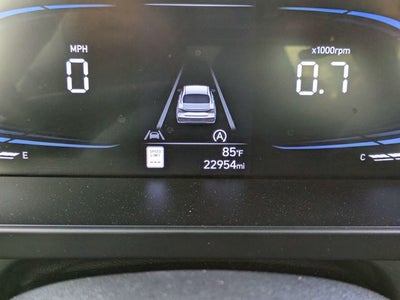 2024 Hyundai ELANTRA SE