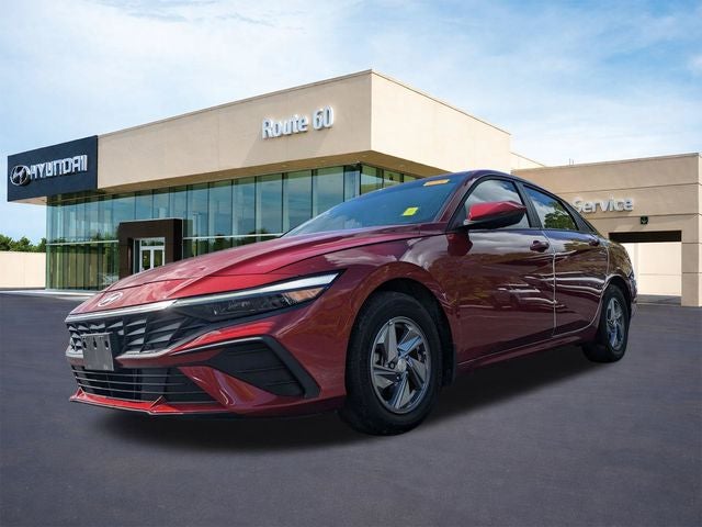2024 Hyundai ELANTRA SE