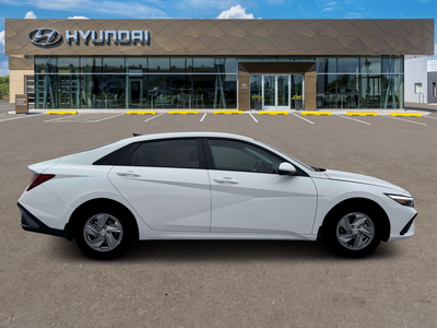 2026 Hyundai ELANTRA SE