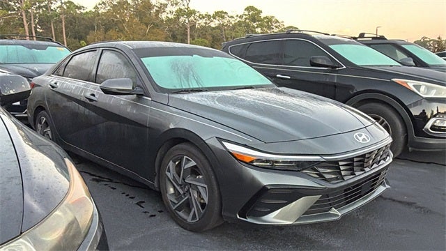 2025 Hyundai ELANTRA Limited