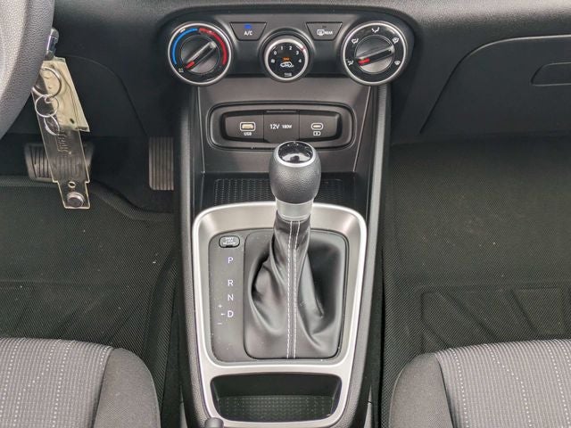 2025 Hyundai VENUE SE