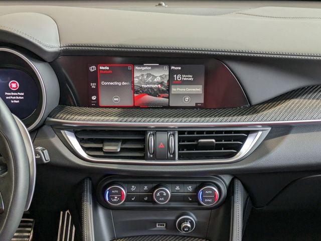 2024 Alfa Romeo Stelvio Quadrifoglio